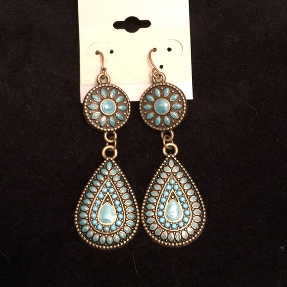 Earrings - Picture 1 of 3